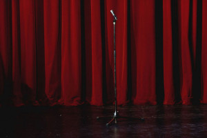 microphone-curtain